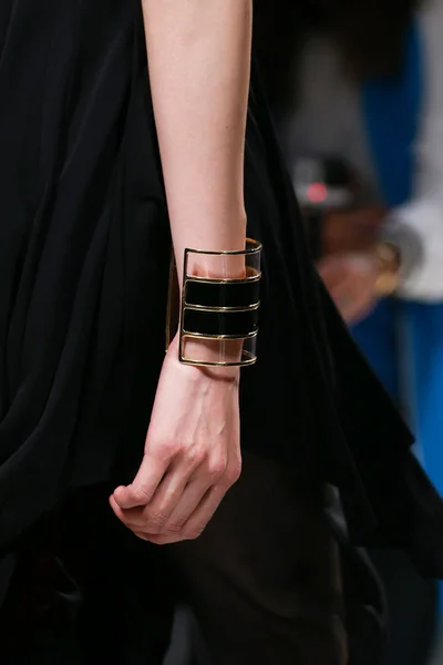 Look 15